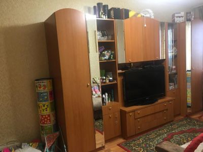 Лот: 11133452. Фото: 1. Стенка со шкафами и комодом. Гостиные, стенки, горки