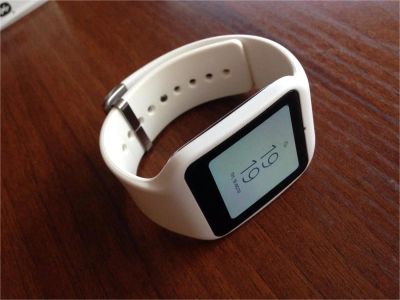 Лот: 7878626. Фото: 1. Sony SmartWatch 3. Другое (смартфоны, связь, навигация)