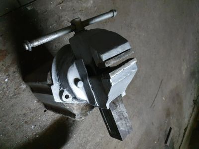 Лот: 16452442. Фото: 1. Тиски советские 10см. Ручной инструмент