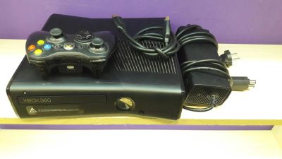 Лот: 8748801. Фото: 1. Продам игровую приставку Microsoft... Игровые приставки, консоли