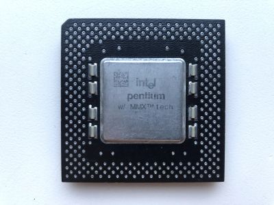 Лот: 21721410. Фото: 1. Intel Pentium MMX 233MHz (SL27S... Процессоры