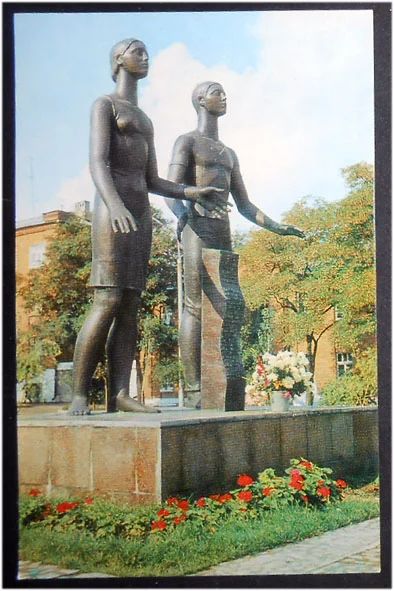 Лот: 7924803. Фото: 1. Открытка Таганрог. Памятник героям... Открытки, конверты