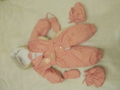 Лот: 4353140. Фото: 1. Комбинезон на девочку 9-12 мес. Верхняя одежда