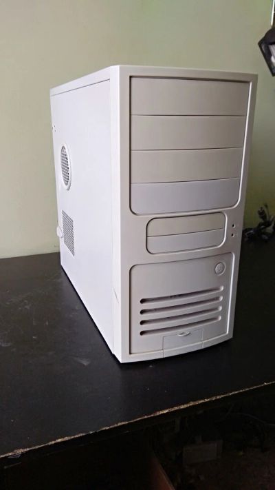 Лот: 13702682. Фото: 1. Корпус компьютерный белый InWin... Корпуса, блоки питания