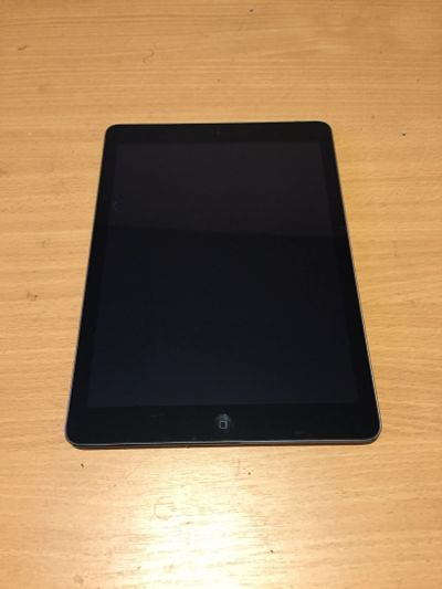 Лот: 15256257. Фото: 1. Apple iPad Air 2013 16Gb Wi-Fi. Планшеты