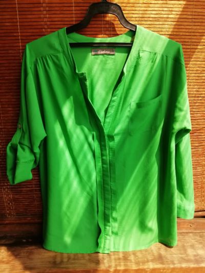 Лот: 19282210. Фото: 1. Яркая рубашка, модный зеленый. Блузы, рубашки