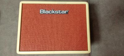 Лот: 23320914. Фото: 1. Гитарный комбо blackstar debut... Гитарные эффекты и комбоусилители