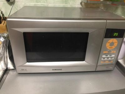 Лот: 8242476. Фото: 1. микроволновая печь Samsung MW73VR. Микроволновки, мини-печи