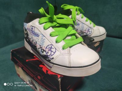 Лот: 17641716. Фото: 1. Роликовые кроссовки Heelys. Кеды, кроссовки