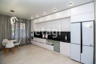 Лот: 25290839. Фото: 1. 3-комн. квартира , Красноярск... Квартиры, студии