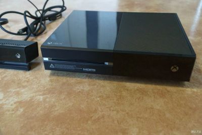 Лот: 17826770. Фото: 1. Xbox One + 13 игр (gta, far cry... Игровые приставки, консоли