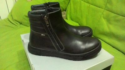 Лот: 7291462. Фото: 1. Ботинки зимние подростку 39р-р... Ботинки