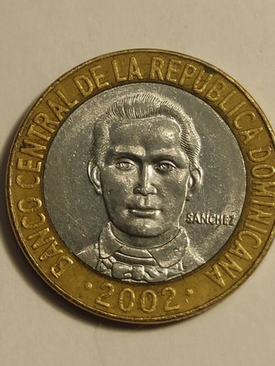Лот: 25125718. Фото: 1. Доминикана : 5 песо 2002 г. Америка
