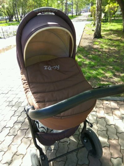 Лот: 9695196. Фото: 1. Коляска Tutis Zippy new 2 в 1... Коляски