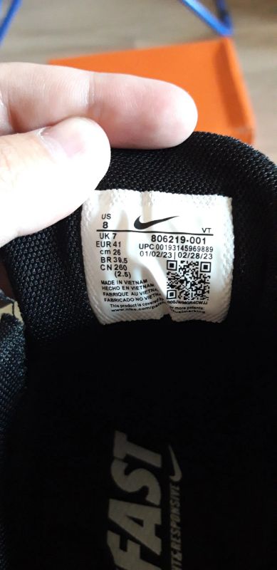 Лот: 20693809. Фото: 1. Кроссовки NIKE 41. Кеды, кроссовки, слипоны