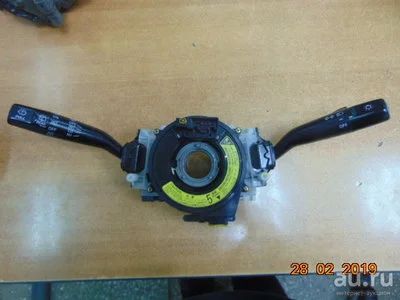 Лот: 13305918. Фото: 1. переключатель подрулевой Toyota... Электрооборудование