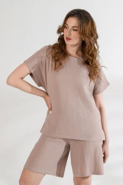 Лот: 20975515. Фото: 1. Шорты женские Гипноз-3. Кеды, кроссовки, слипоны