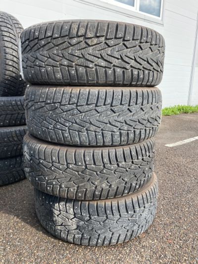 Лот: 18112703. Фото: 1. Nokian r17. Шины на дисках