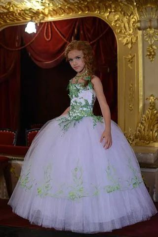 Лот: 3629562. Фото: 1. Платье для девочки. Платья, сарафаны