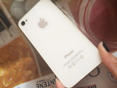 Лот: 3706569. Фото: 1. IPhone 4 16 Gb недорого состояние... Смартфоны