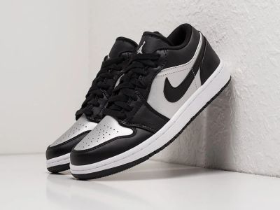 Лот: 18978507. Фото: 1. Кроссовки Nike Air Jordan 1 Low... Кеды, кроссовки, слипоны