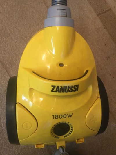 Лот: 9535781. Фото: 1. Продам пылесос Zanussi 1800W. Пылесосы, паровые швабры