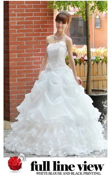 Лот: 3296011. Фото: 1. Свадебное платье 16. Свадебные платья