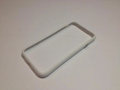 Лот: 4776205. Фото: 1. Бампер белый для iPhone 6. Чехлы, бамперы