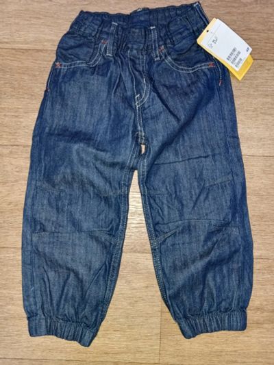 Лот: 9669660. Фото: 1. Джинсы новые, H&M р. 98. Брюки, шорты, джинсы