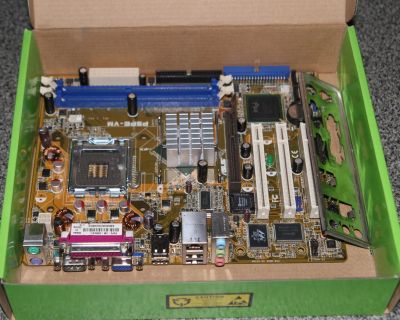 Лот: 3614483. Фото: 1. ASUS P5PE-VM (S775, VGA, DDR1... Материнские платы