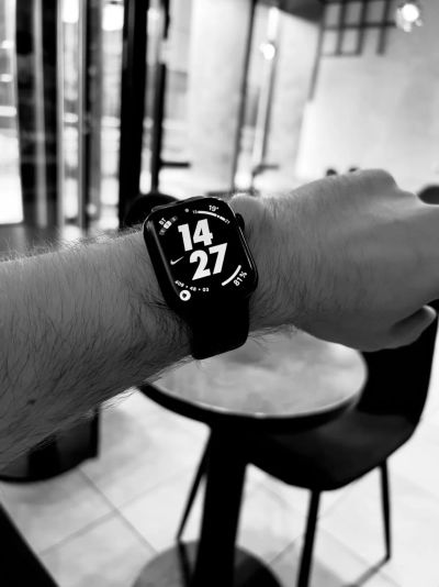Лот: 19315450. Фото: 1. Apple watch 7 45 mm nike. Смарт-часы, фитнес-браслеты, аксессуары