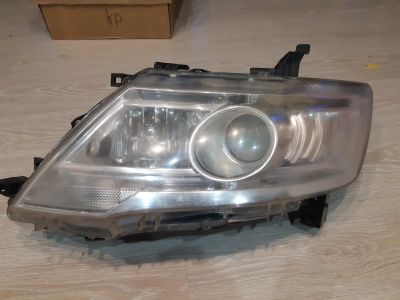 Лот: 15562993. Фото: 1. Фара Nissan Serena c25. Оптика и освещение