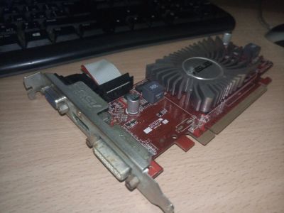 Лот: 14499510. Фото: 1. Видеокарта AMD Radeon HD5450 512mb. Видеокарты