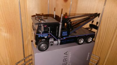 Лот: 25378218. Фото: 1. грузовик Freightliner FLA эвакуатор... Игрушки
