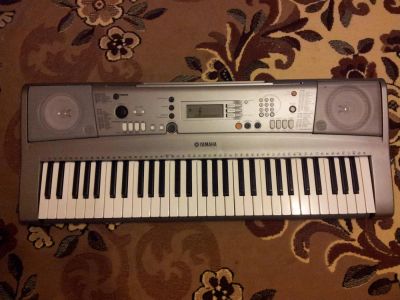 Лот: 5486972. Фото: 1. Yamaha PSR-R300. Клавишные