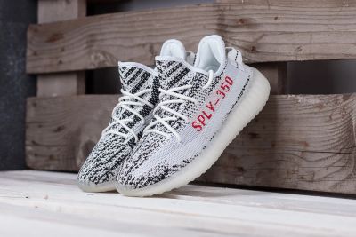 Лот: 10103929. Фото: 1. Adidas Yeezy 350 Boost Vv2. Кеды, кроссовки, слипоны