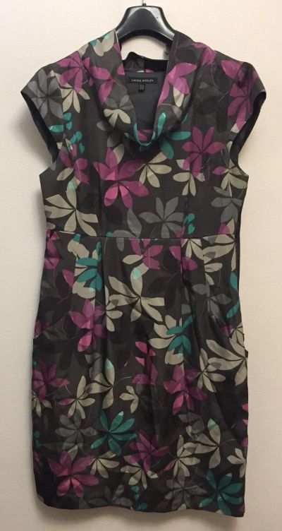 Лот: 25509638. Фото: 1. Платье "Laura Ashley" (цветное... Платья