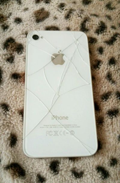Лот: 8878372. Фото: 1. IPhone 4. Смартфоны