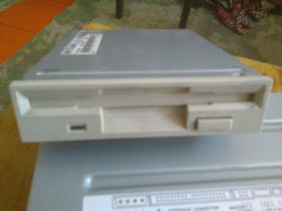 Лот: 3336717. Фото: 1. Флоппи дискавод. Приводы CD, DVD, BR, FDD