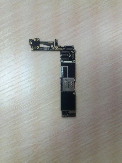 Лот: 7993247. Фото: 1. Материнская плата для iPhone 6... Микросхемы и платы