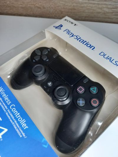 Лот: 19398120. Фото: 1. Dualshock 4 v2. Аксессуары, геймпады