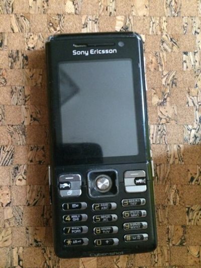 Лот: 4220659. Фото: 1. Sony Ericsson C702. Кнопочные мобильные телефоны