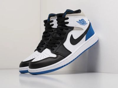 Лот: 17258069. Фото: 1. Кроссовки Nike Air Jordan 1 Mid. Кеды, кроссовки, слипоны