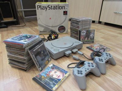 Лот: 6326153. Фото: 1. Playstation One полный комплект... Игровые приставки, консоли