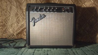 Лот: 5010725. Фото: 1. Гитарный комбик - Fender Frontman... Гитарные эффекты и комбоусилители