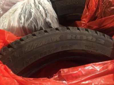 Лот: 6147091. Фото: 1. Bridgestone blizzak revo2 185... Шины