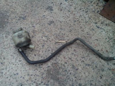 Лот: 10384521. Фото: 1. Бочек Гидрача со шлангом Nissan... Другое (автозапчасти)