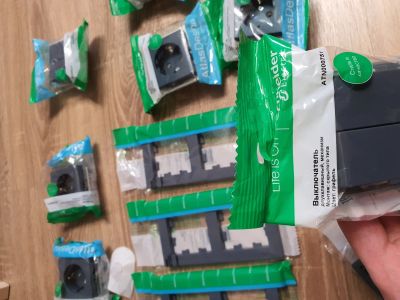 Лот: 16481533. Фото: 1. Выключатель Schneider Electric... Электроустановочные изделия