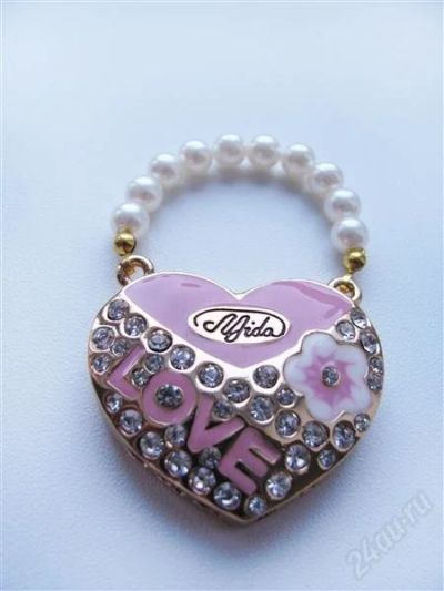 Лот: 1507728. Фото: 1. Флешка "Сердце" с бусинами USB... USB-флеш карты