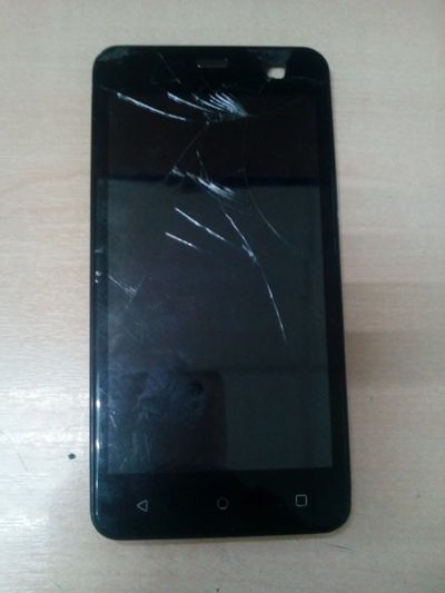 Лот: 14674270. Фото: 1. A506 . Prestigio Muze G3 LTE... Корпуса, клавиатуры, кнопки